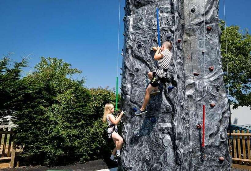 בית מלון כפרי 6 Berth Holiday Home At Seawick Holiday Park