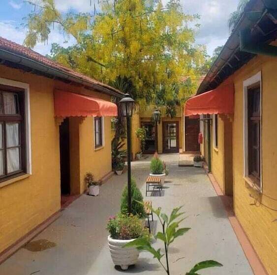 בית מלון כפרי Suizo