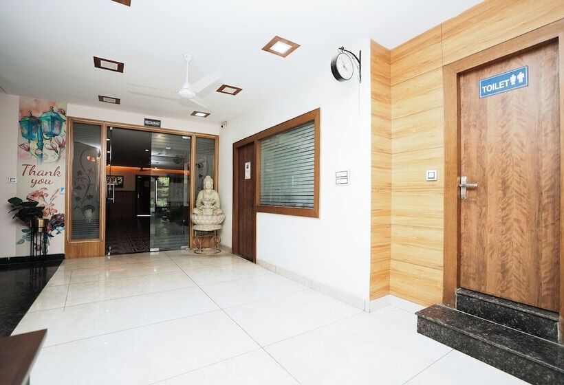 ホテル The 7 Seas