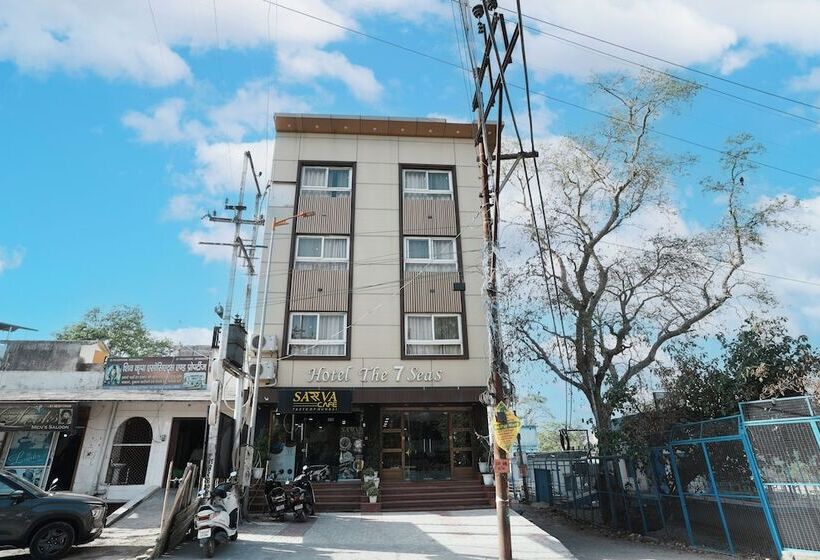 ホテル The 7 Seas