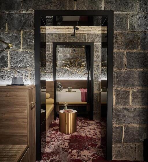 호텔 The Interlude