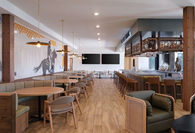 Отель Towneplace Suites By Marriott Tempe