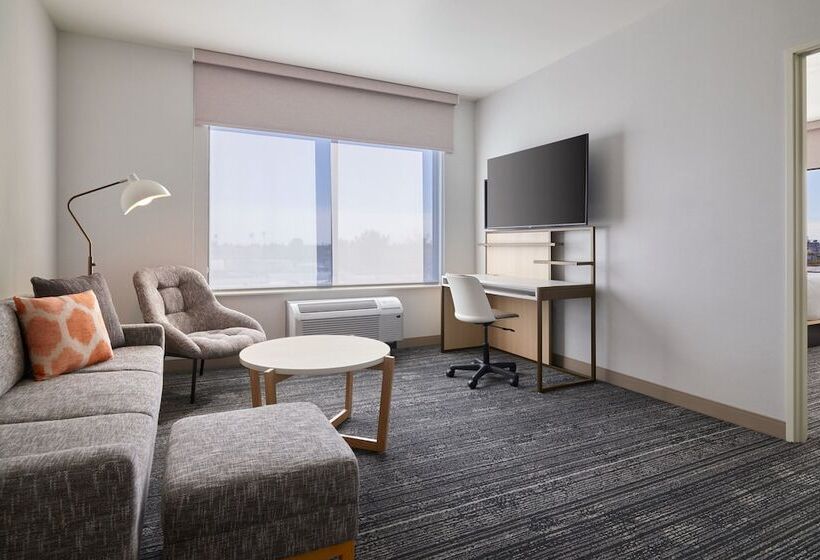 Отель Towneplace Suites By Marriott Tempe