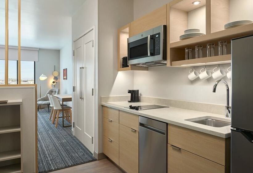 Отель Towneplace Suites By Marriott Tempe