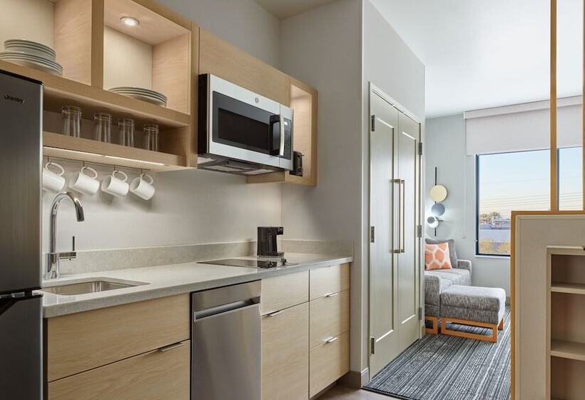 Отель Towneplace Suites By Marriott Tempe