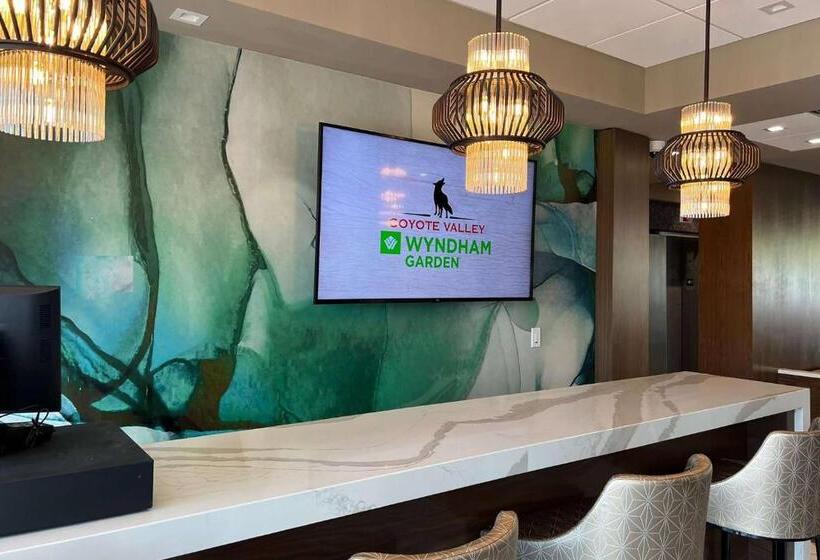 فندق Wyndham Garden Redwood Valley   Ukiah