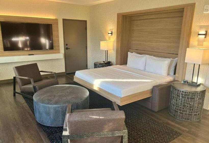 Отель Wyndham Garden Redwood Valley   Ukiah