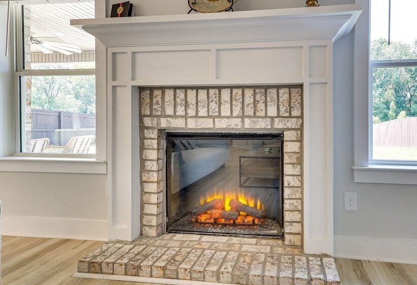 Huntsville Oasis W/ Basketball Court & Patio!