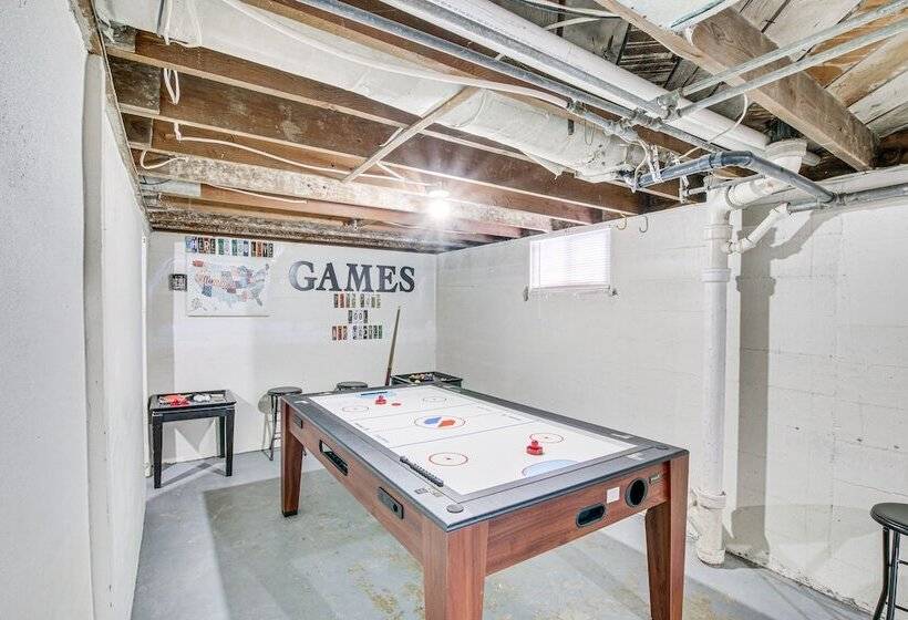 Hyde Park Home W/ Fire Pit: Near Hiking Trails!