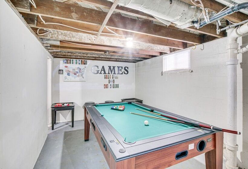 Hyde Park Home W/ Fire Pit: Near Hiking Trails!