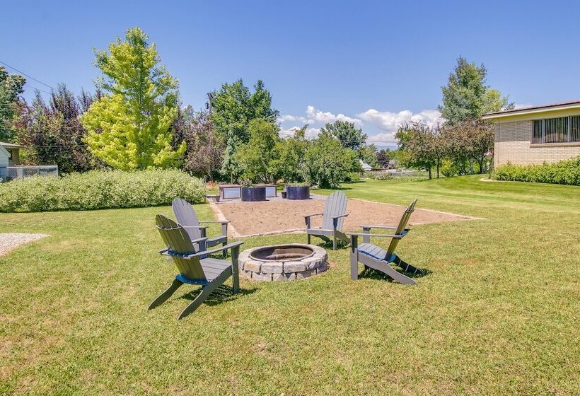 Hyde Park Home W/ Fire Pit: Near Hiking Trails!