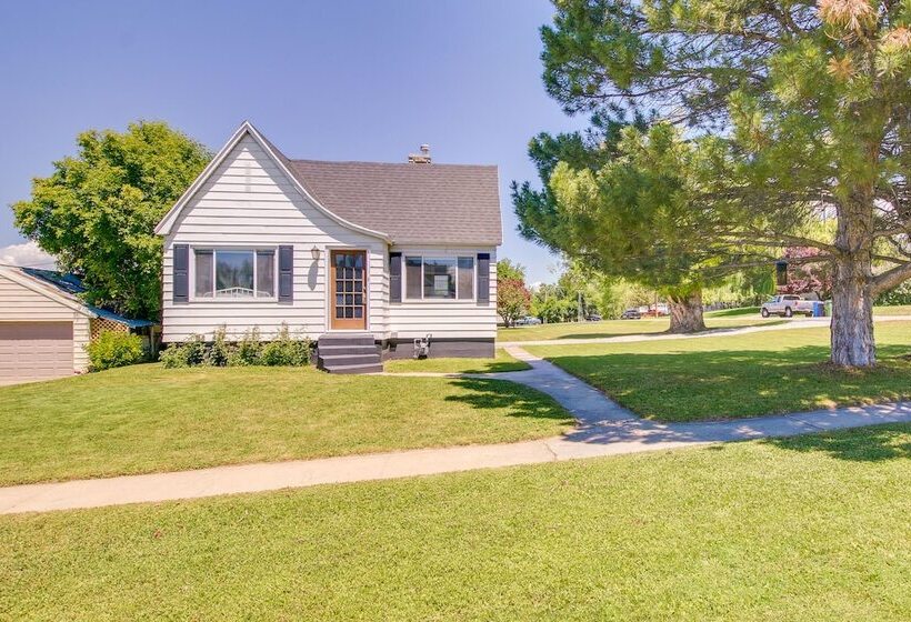 Hyde Park Home W/ Fire Pit: Near Hiking Trails!