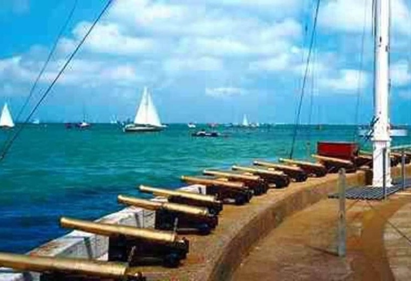 Impeccable 3 Bed 2 Bath Central Cowes Cottage