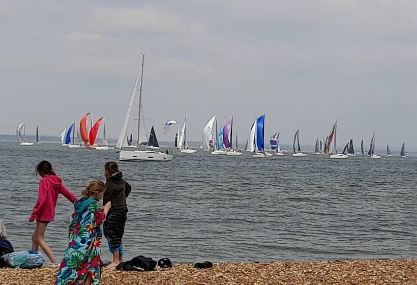 Impeccable 3 Bed 2 Bath Central Cowes Cottage