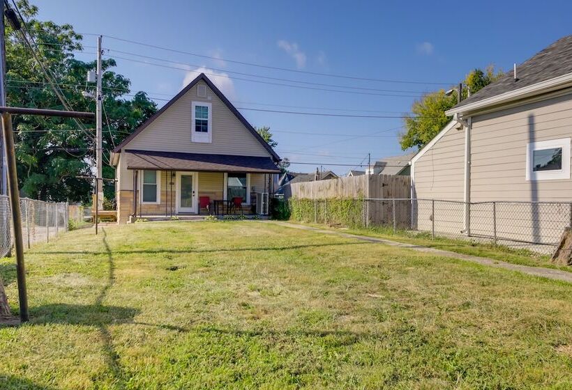 Indianapolis Home W/ Porch   Close To Mile Square!