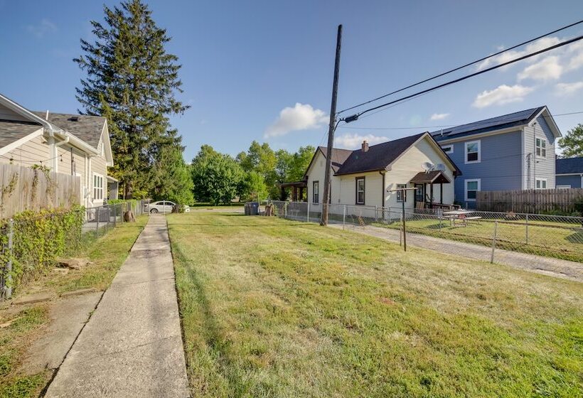 Indianapolis Home W/ Porch   Close To Mile Square!