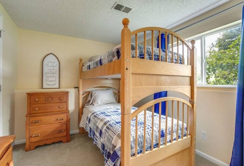 11 Mi To Denver: Pet Friendly Home In Thornton!