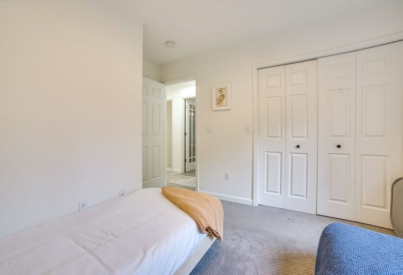 Issaquah Retreat Near Lake Sammamish State Park!