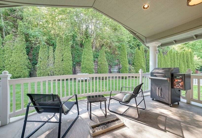 Issaquah Retreat Near Lake Sammamish State Park!