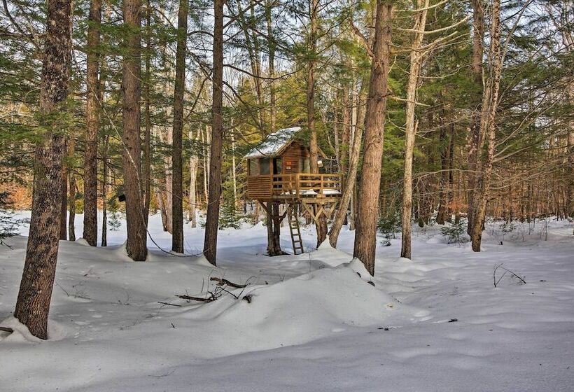 Jamaica Vacation Home W/ Deck: 8 Mi To Skiing!
