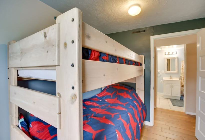 Jersey Shore Retreat Near Wildwood Boardwalk!