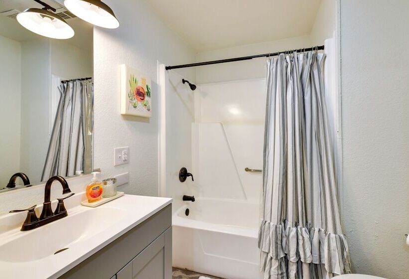 Jonesboro Retreat Near Arkansas State University!