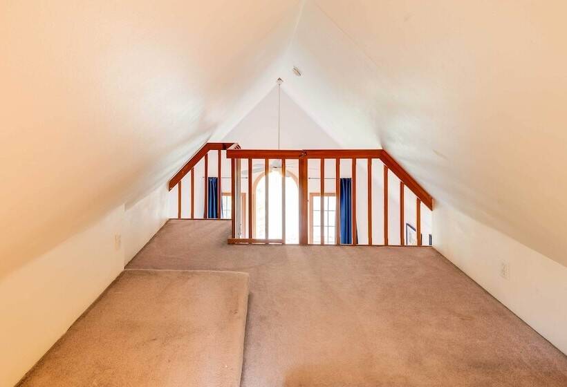 Juneau Vacation Home: Stunning View + Beach Access