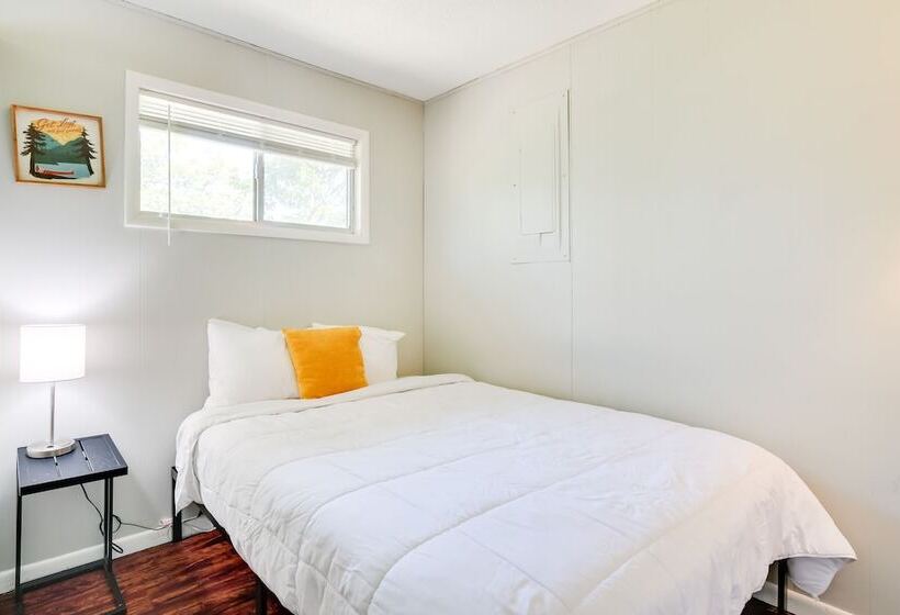 Kimberling City Cabin W/ Boat Slip, Deck & Pool