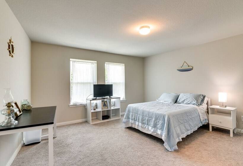 La Porte Home W/ Balconies: Walk To Beach!