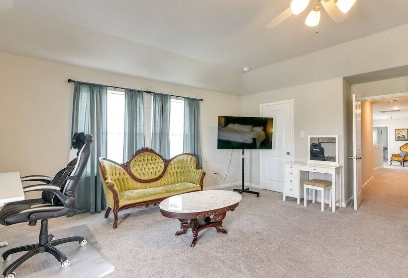 La Porte Home W/ Balconies: Walk To Beach!