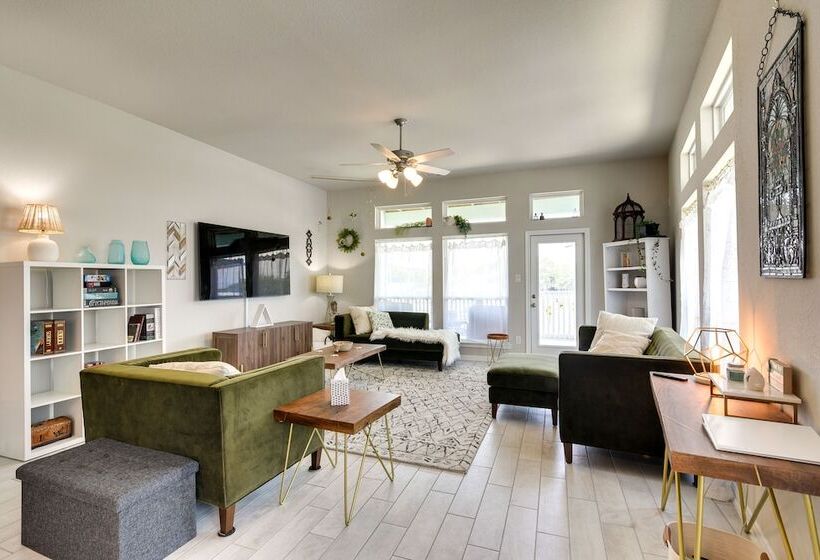 La Porte Home W/ Balconies: Walk To Beach!