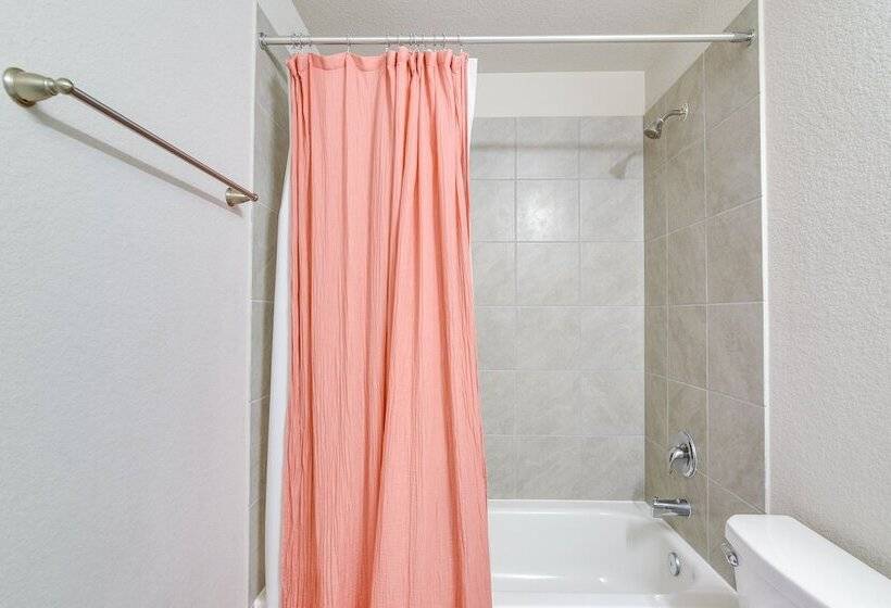 La Porte Home W/ Balconies: Walk To Beach!