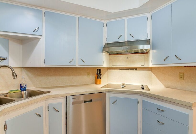 Lake Jackson Home W/ Yard, 14 Mi To Beaches!