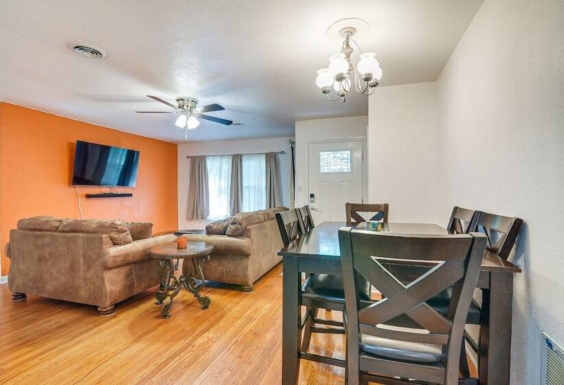 Lake Jackson Home W/ Yard, 14 Mi To Beaches!