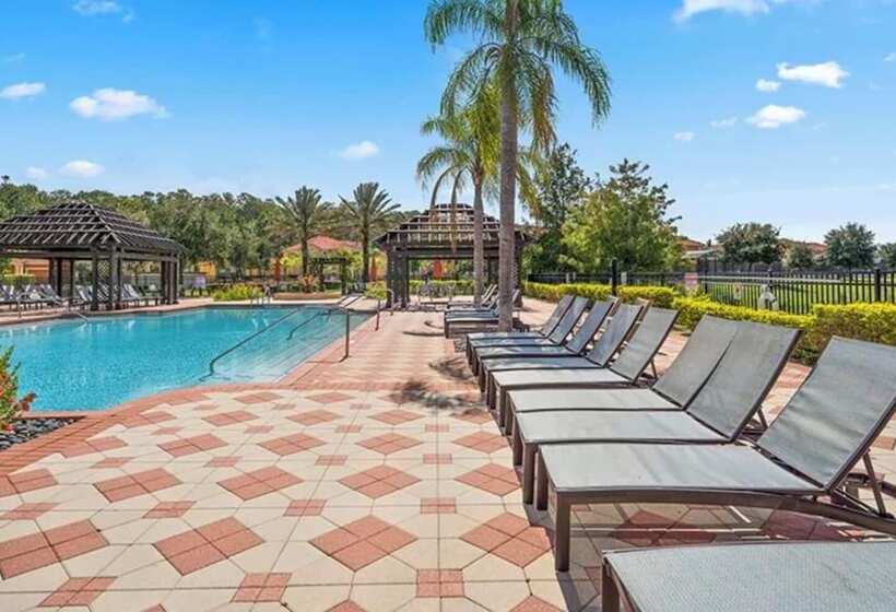 Lake View Getaway: Pool, Game Room, Theming!