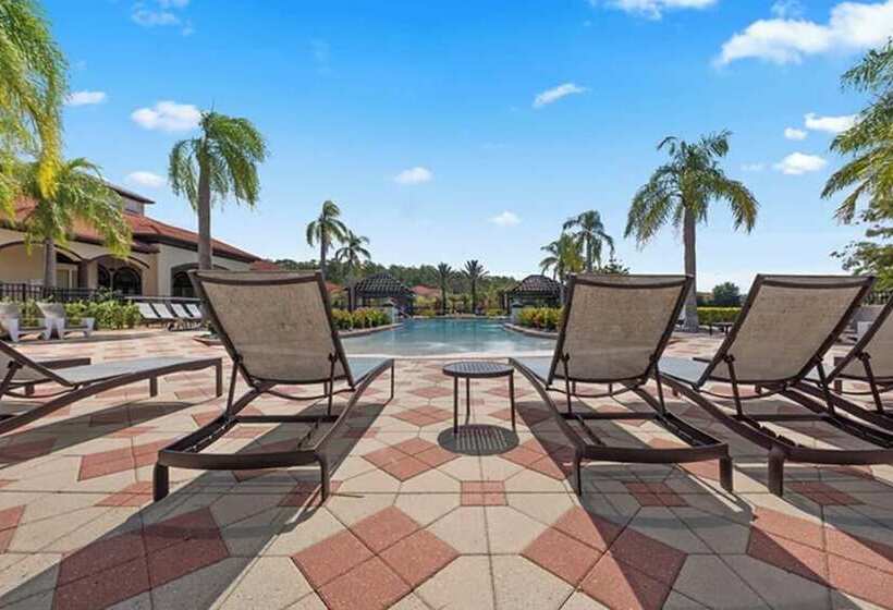 Lake View Getaway: Pool, Game Room, Theming!