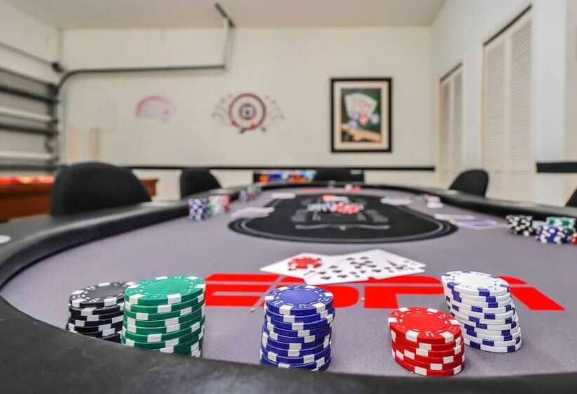 Lake View Getaway: Pool, Game Room, Theming!