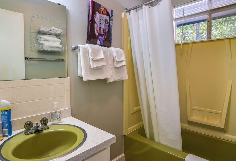 Lakefront Escape W/ Boat Slip On Table Rock Lake!