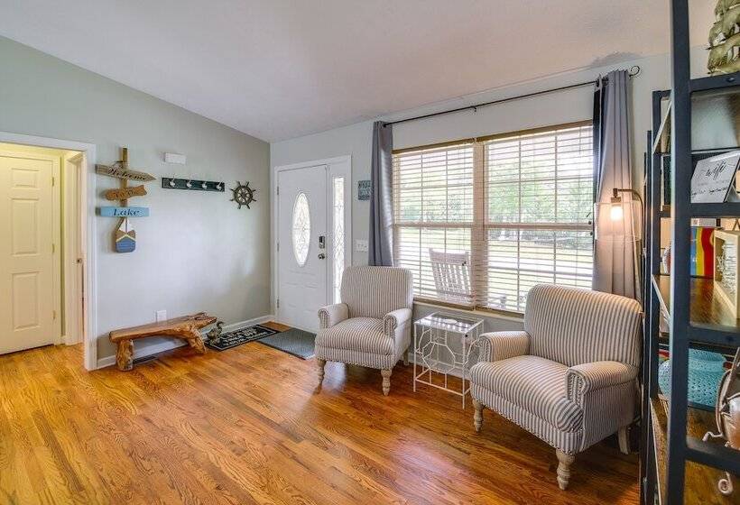 Lakefront Home W/ Hot Tub   15 Mi To Dollywood!