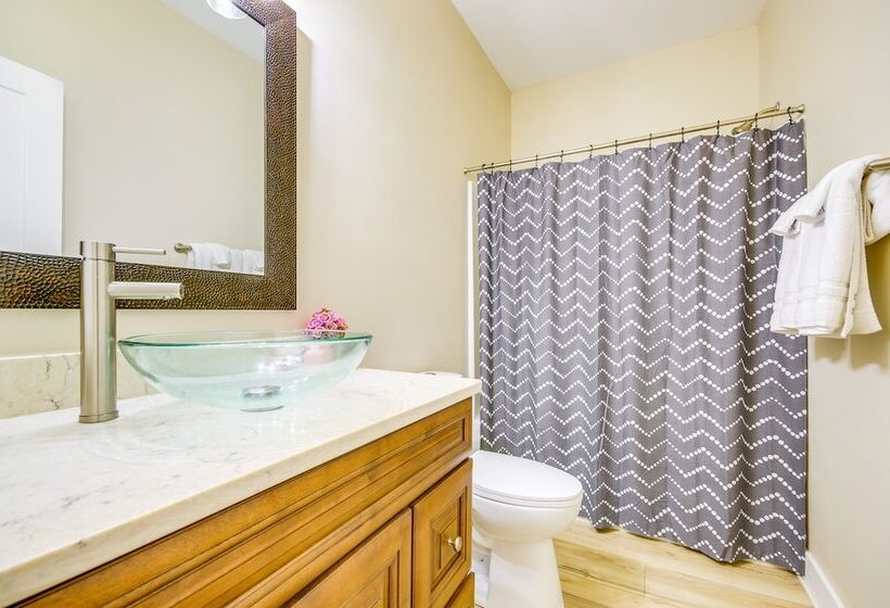 Lakefront Osage Beach Retreat W/ Boat Slip!