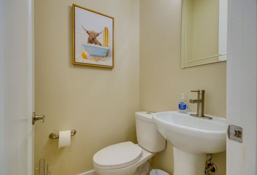 Lakefront Osage Beach Retreat W/ Boat Slip!