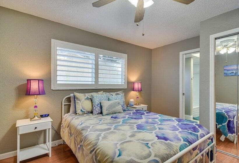 Largo Retreat W/ Private Pool, Slide & Treehouse!