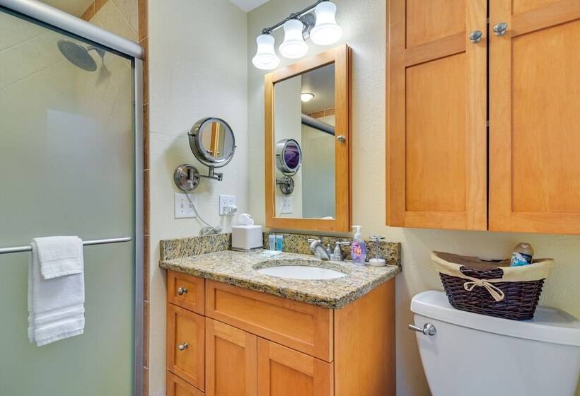 Largo Retreat W/ Private Pool, Slide & Treehouse!