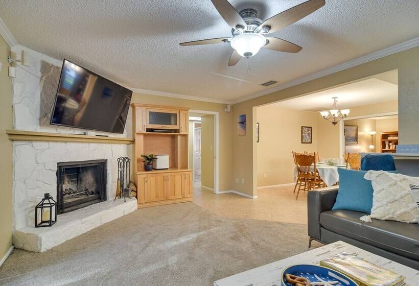 Largo Retreat W/ Private Pool, Slide & Treehouse!