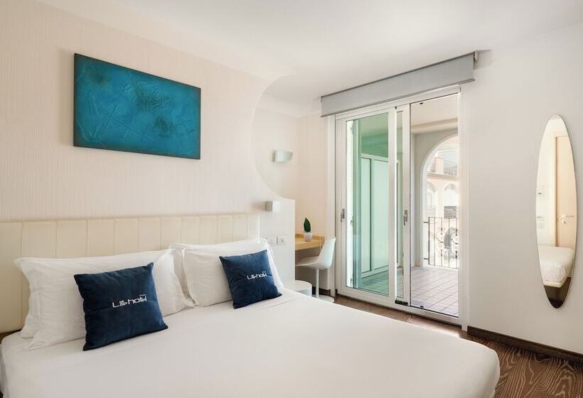 Life Hotel Seaview & Spa