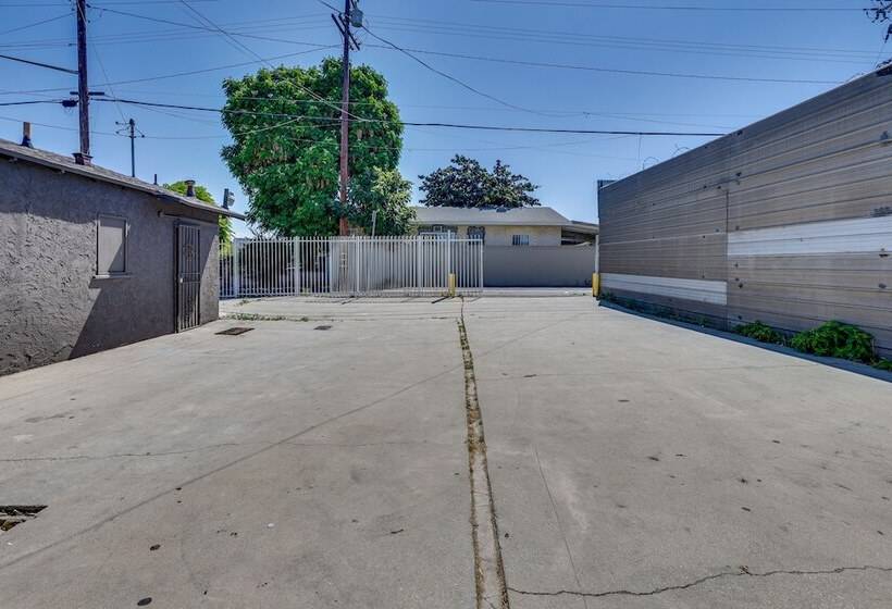 Los Angeles Vacation Rental: 9 Mi To Downtown!