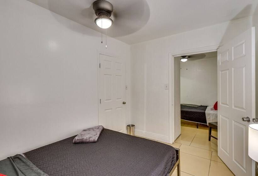 Los Angeles Vacation Rental: 9 Mi To Downtown!