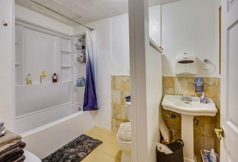 Los Angeles Vacation Rental: 9 Mi To Downtown!