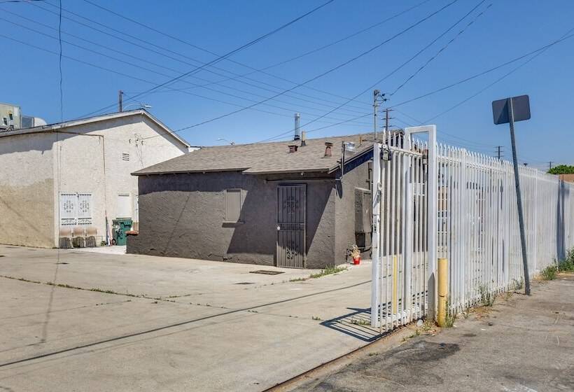 Los Angeles Vacation Rental: 9 Mi To Downtown!