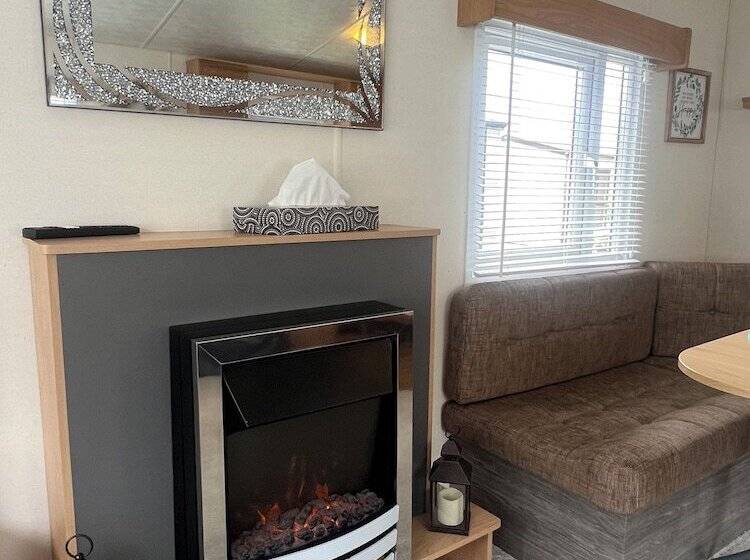 Lovely 2 Bed Cabin In Birchington